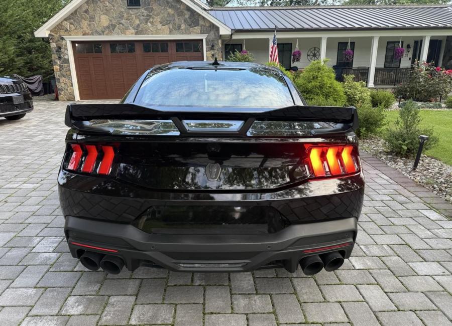 Salvage 2024 Ford Mustang Dark Horse in Black