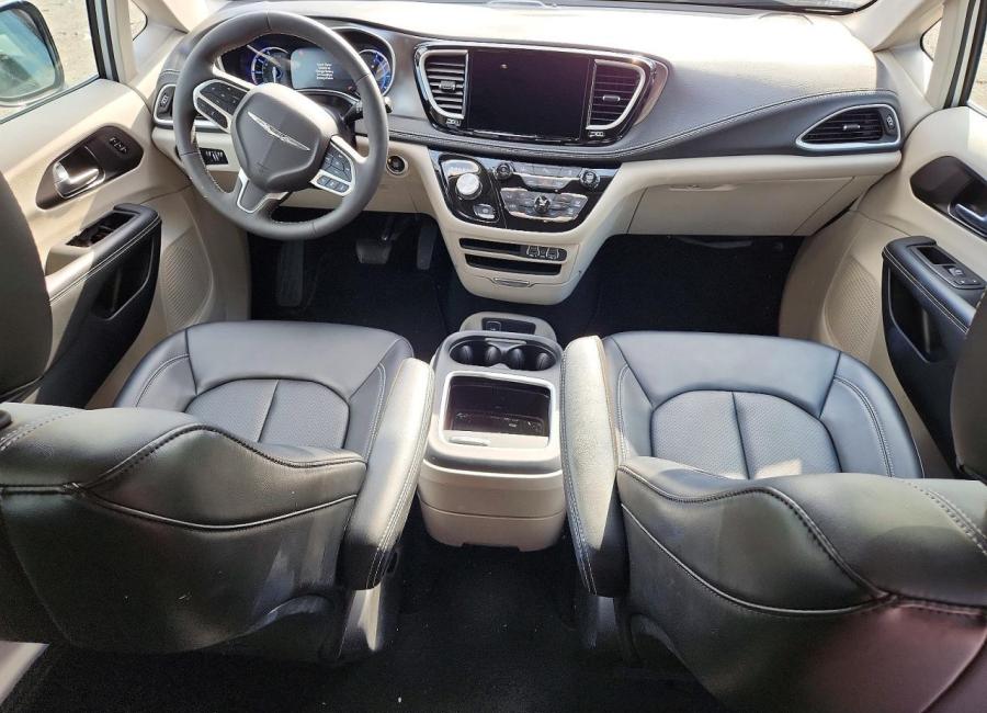 Salvage 2024 Chrysler Pacifica Hybrid Select in Gray
