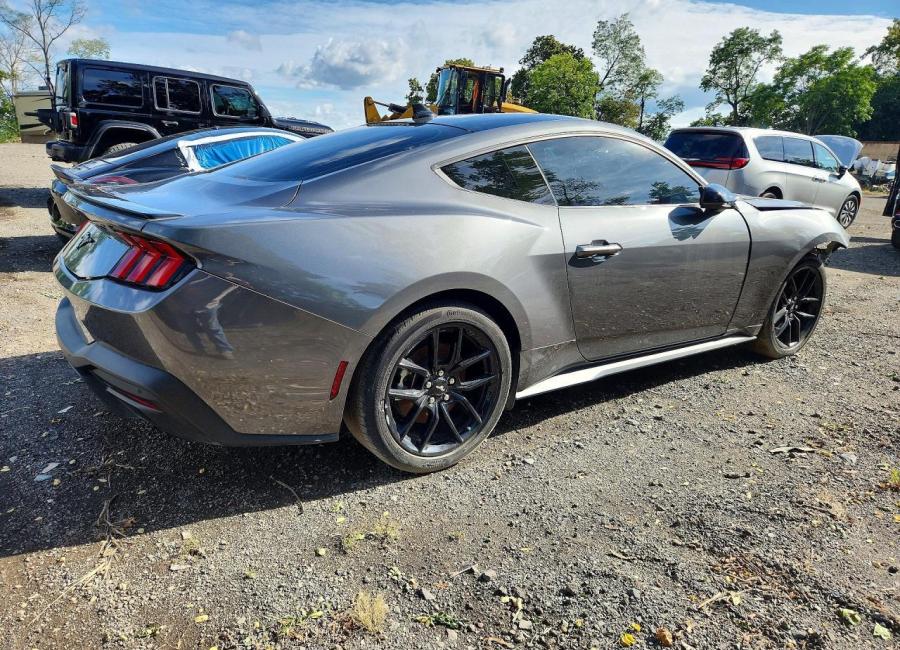 Salvage 2024 Ford Mustang  in Gray