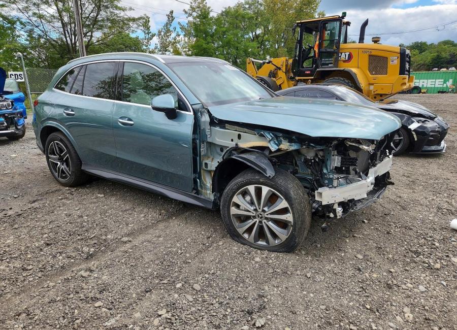 Salvage 2026 Mercedes Benz Glc 300 4matic in Green