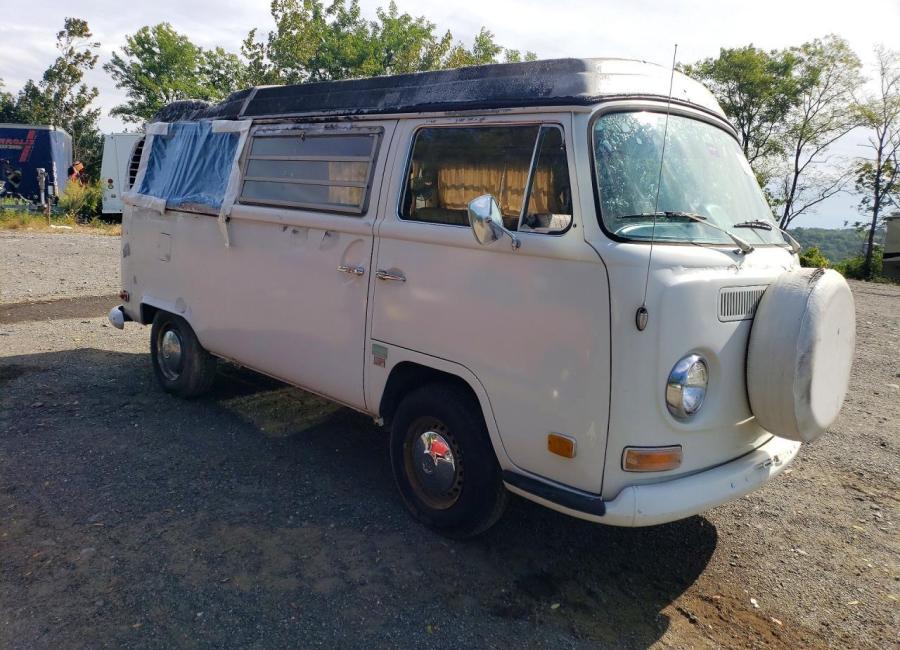 Salvage 1970 Volkswagen Transporter  in White