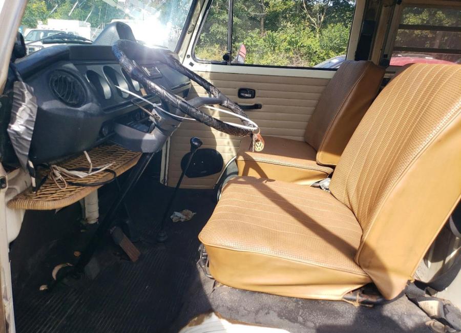 Salvage 1970 Volkswagen Transporter  in White
