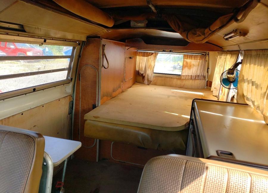 Salvage 1970 Volkswagen Transporter  in White