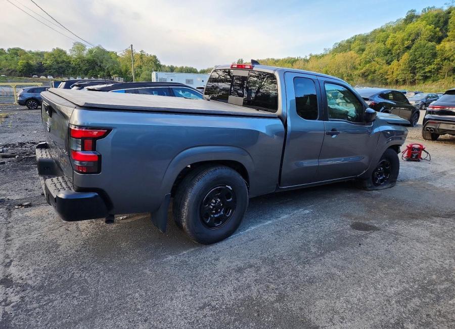 Salvage 2026 Nissan Frontier  in Gray