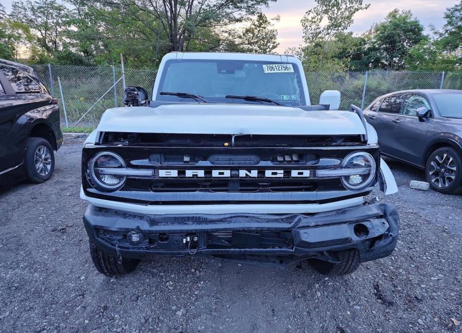 Salvage 2024 Ford Bronco Outer Banks in White