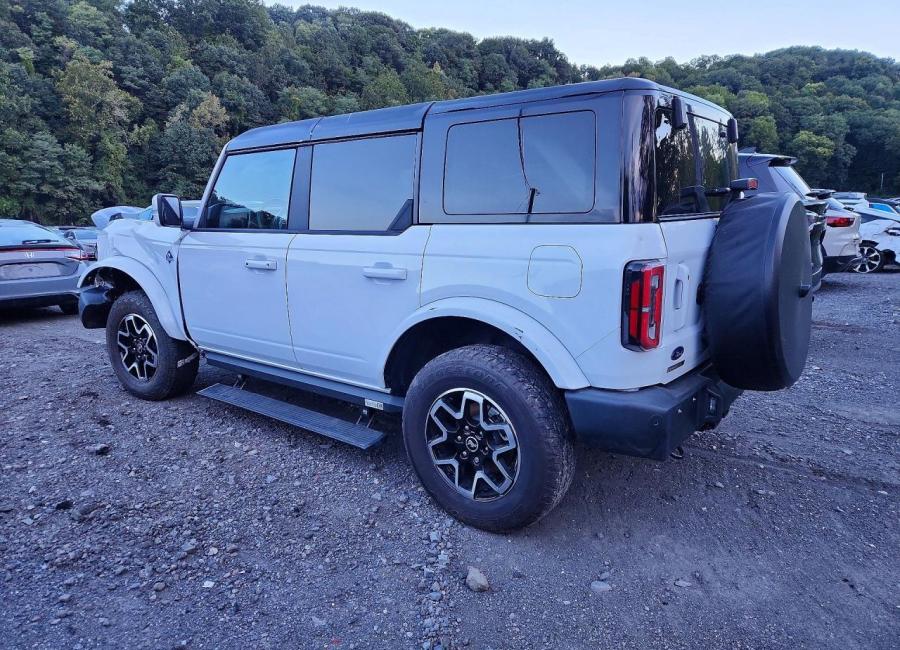Salvage 2024 Ford Bronco Outer Banks in White