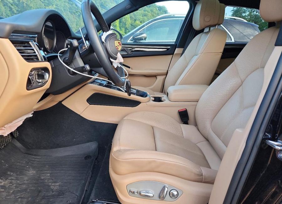 Salvage 2025 Porsche Macan S in Black