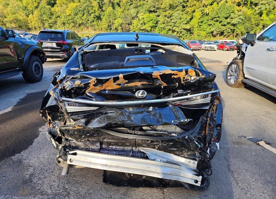 Salvage 2023 Lexus Es 300h  in Black