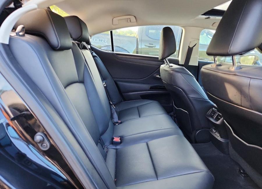 Salvage 2023 Lexus Es 300h  in Black