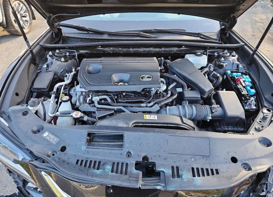 Salvage 2023 Lexus Es 300h  in Black