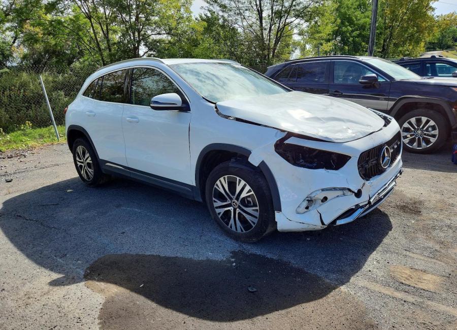 Salvage 2025 Mercedes Benz Gla 250 4matic in White