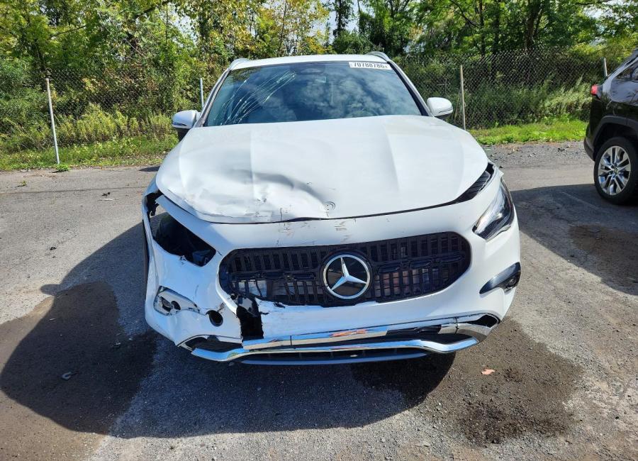 Salvage 2025 Mercedes Benz Gla 250 4matic in White