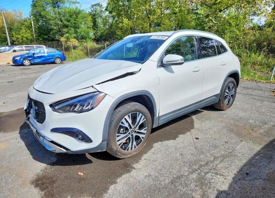 Salvage 2025 Mercedes Benz Gla 250 4matic in White