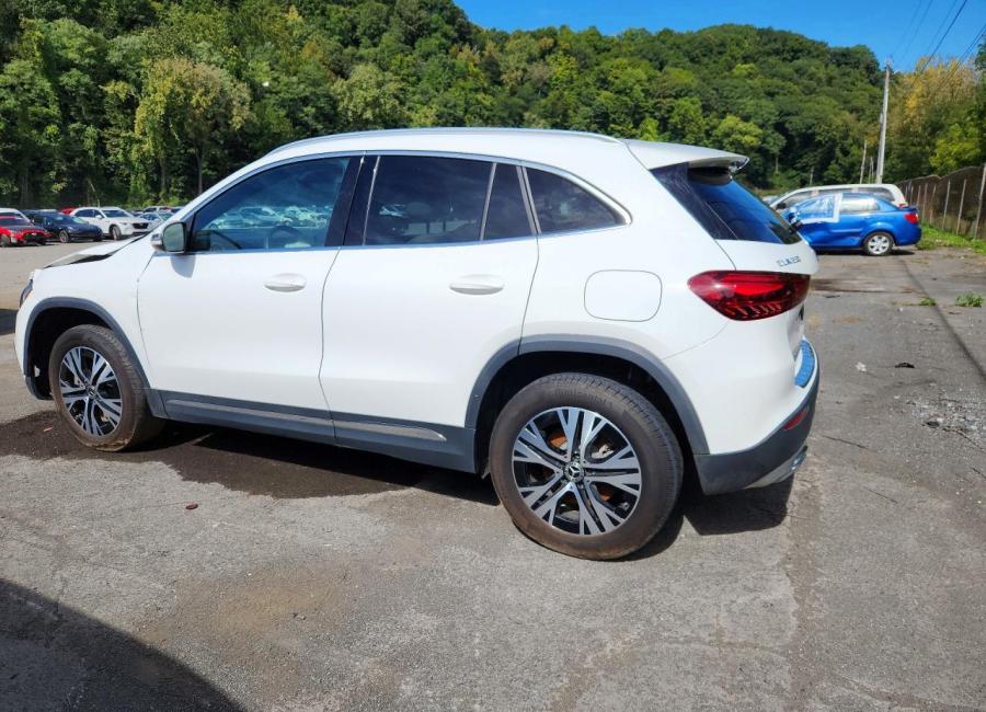 Salvage 2025 Mercedes Benz Gla 250 4matic in White