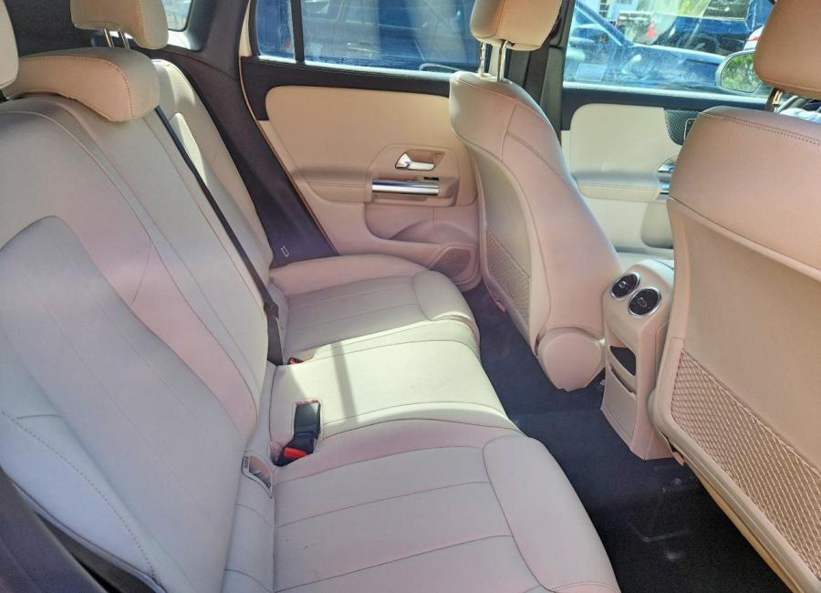 Salvage 2025 Mercedes Benz Gla 250 4matic in White