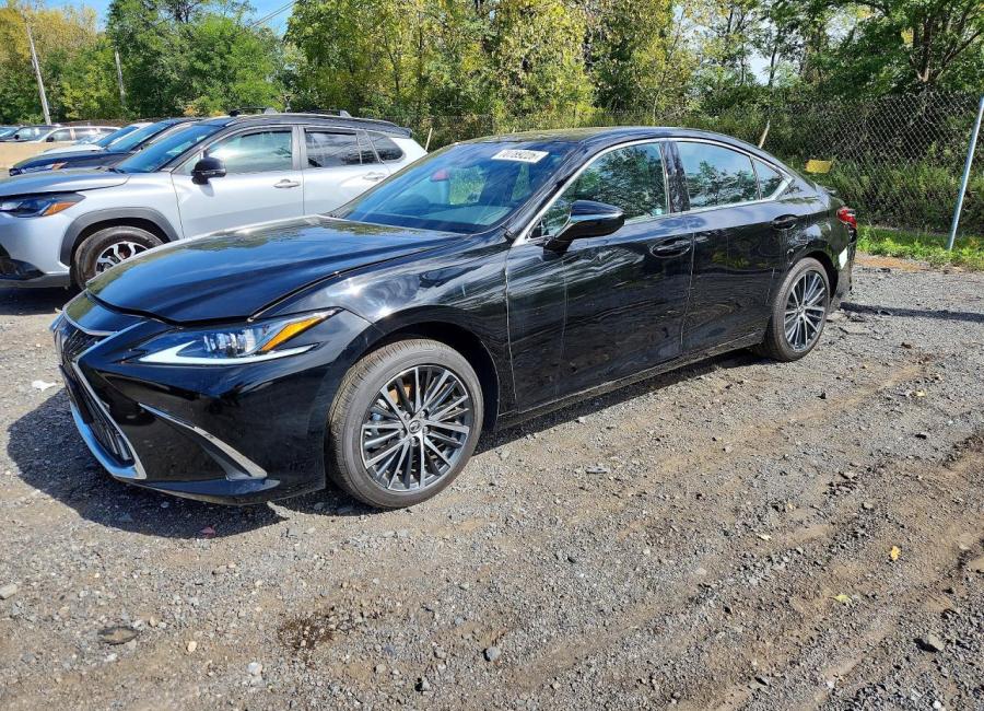 Salvage 2024 Lexus Es 250  in Black
