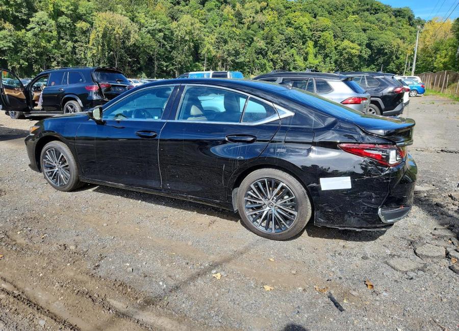 Salvage 2024 Lexus Es 250  in Black