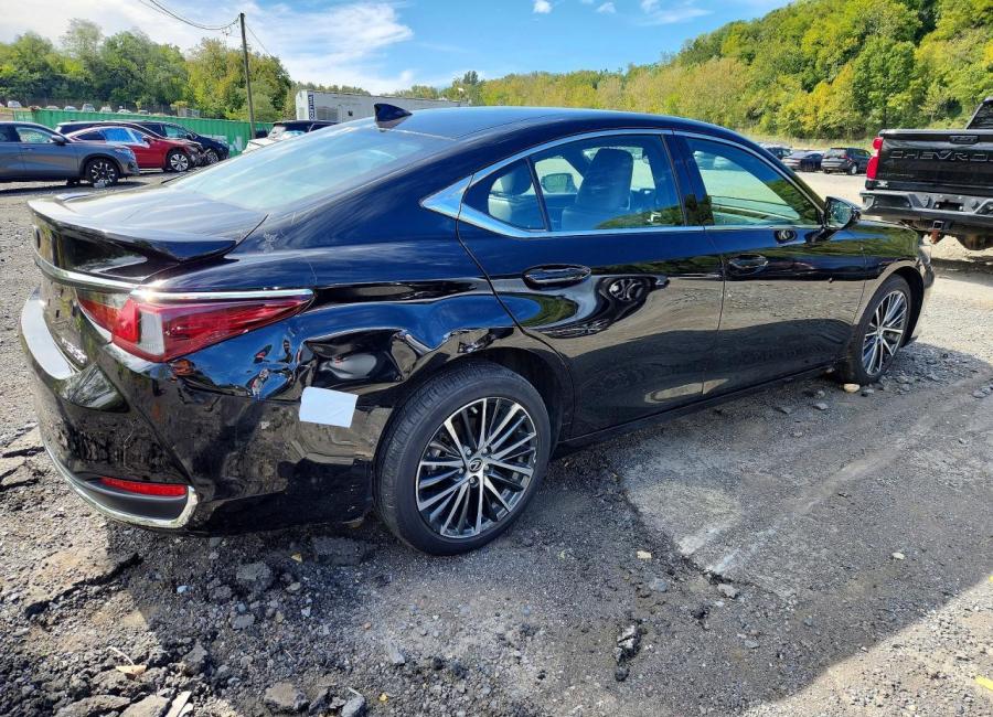 Salvage 2024 Lexus Es 250  in Black