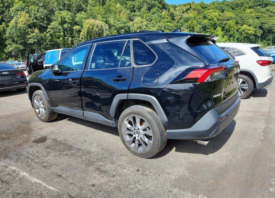 Salvage 2024 Toyota Rav4 Xle Premium in Black