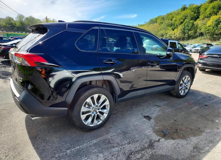 Salvage 2024 Toyota Rav4 Xle Premium in Black