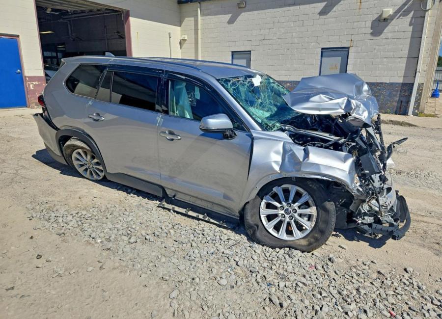 Salvage 2025 Toyota Grand Highlander  in Silver