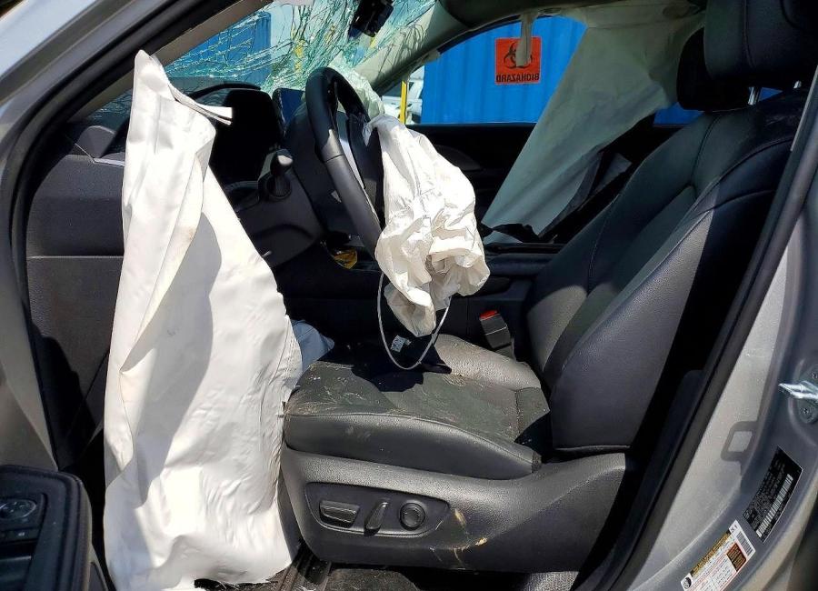 Salvage 2025 Toyota Grand Highlander  in Silver