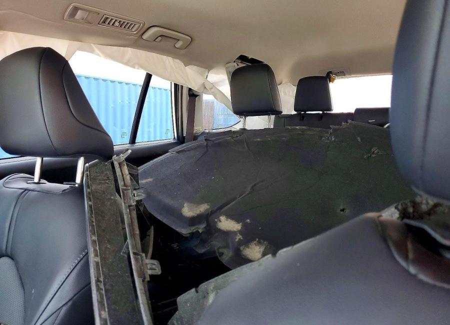 Salvage 2025 Toyota Grand Highlander  in Silver