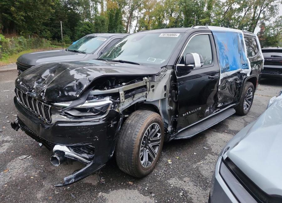 Salvage 2025 Jeep Wagoneer L  in Black