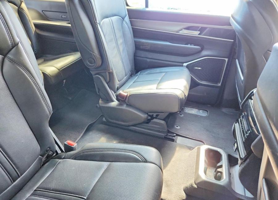 Salvage 2025 Jeep Wagoneer L  in Black