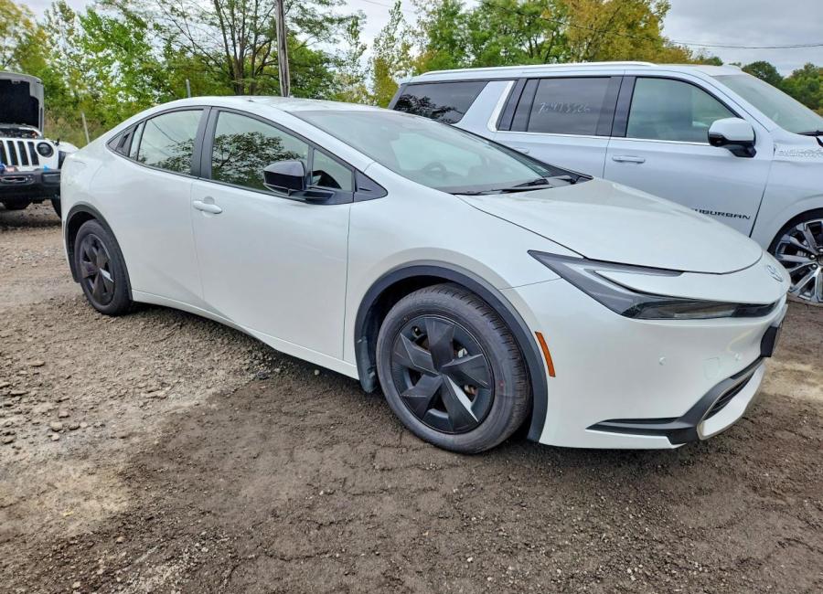 Salvage 2025 Toyota Prius Plug-in Hybrid Se in White