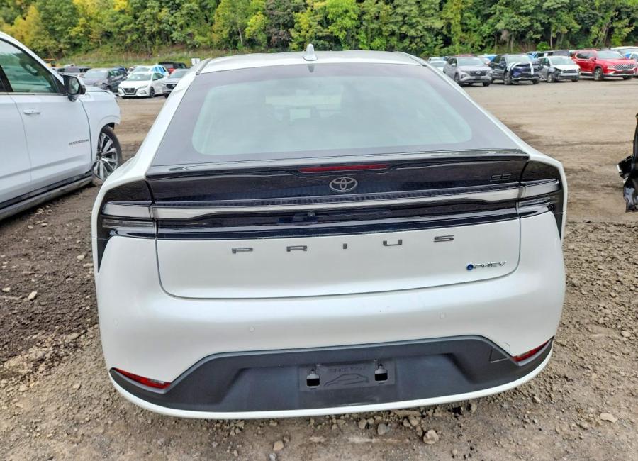 Salvage 2025 Toyota Prius Plug-in Hybrid Se in White