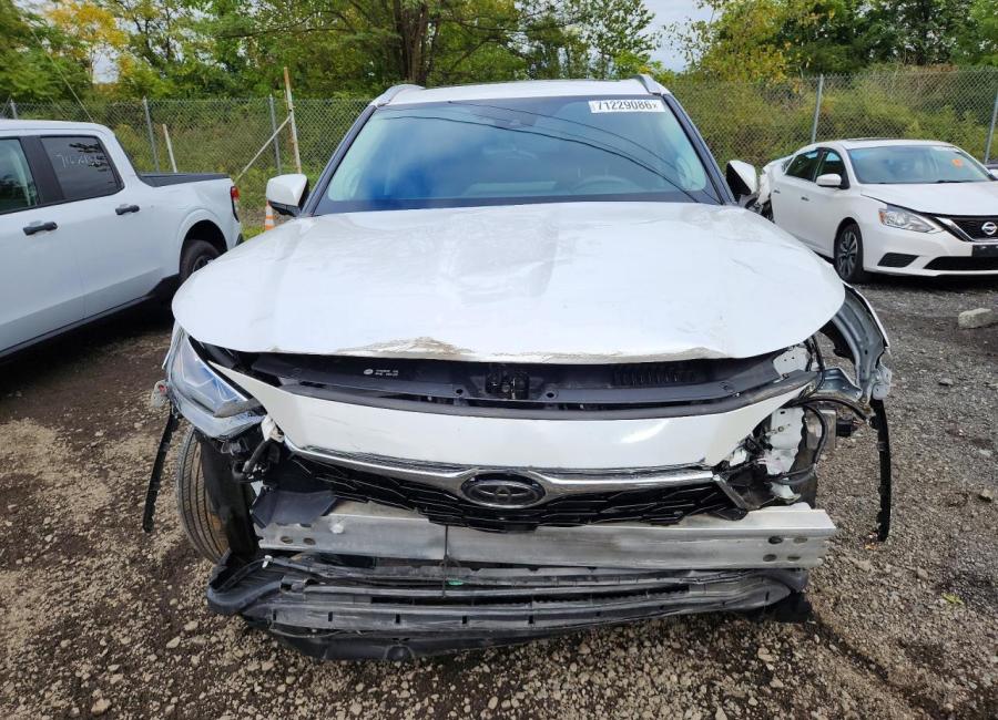 Salvage 2024 Toyota Highlander Platinum in White