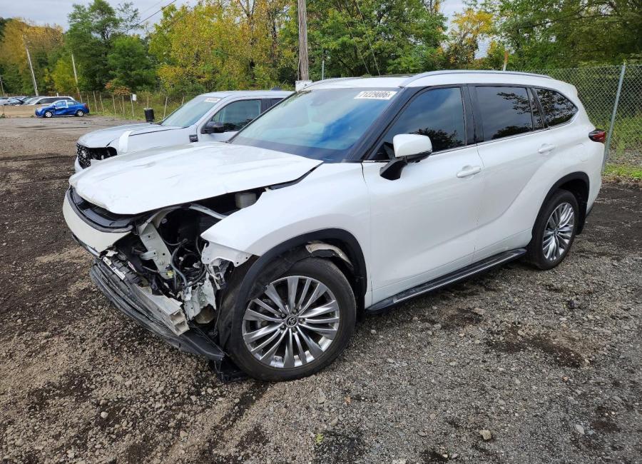 Salvage 2024 Toyota Highlander Platinum in White