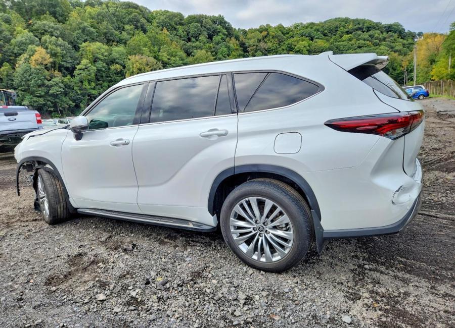 Salvage 2024 Toyota Highlander Platinum in White