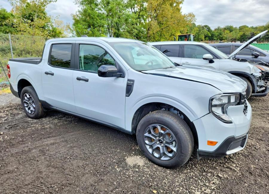 Salvage 2026 Ford Maverick Xlt in Gray