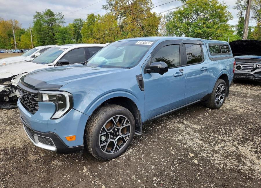 Salvage 2025 Ford Maverick Lariat in Gray