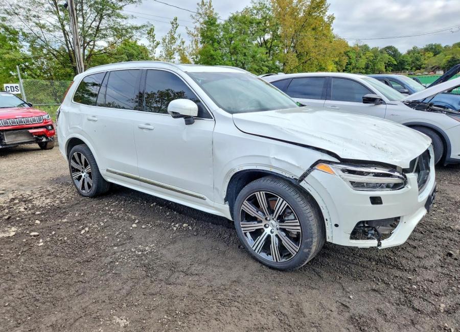 Salvage 2025 Volvo Xc90 Plus in White