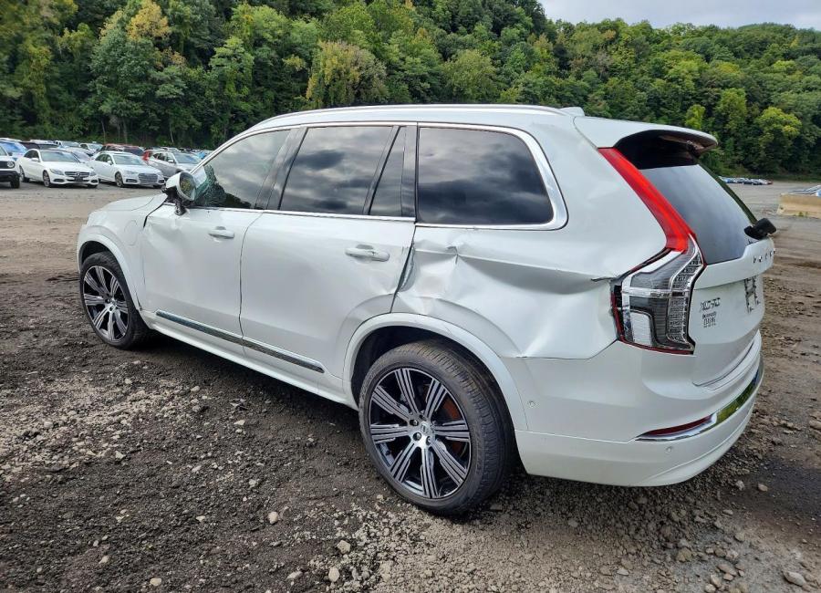 Salvage 2025 Volvo Xc90 Plus in White