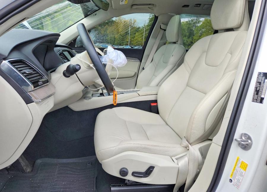Salvage 2025 Volvo Xc90 Plus in White
