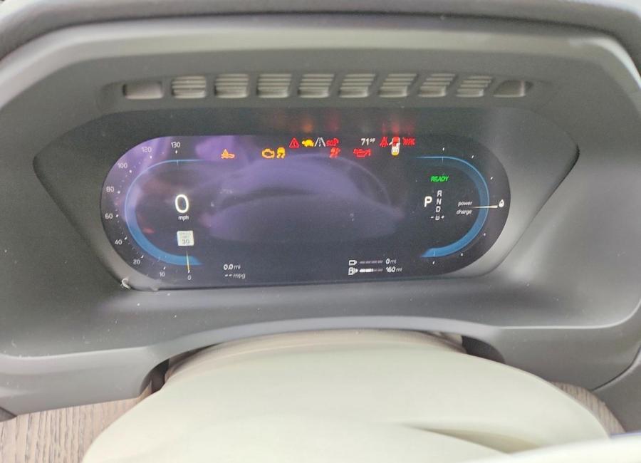 Salvage 2025 Volvo Xc90 Plus in White