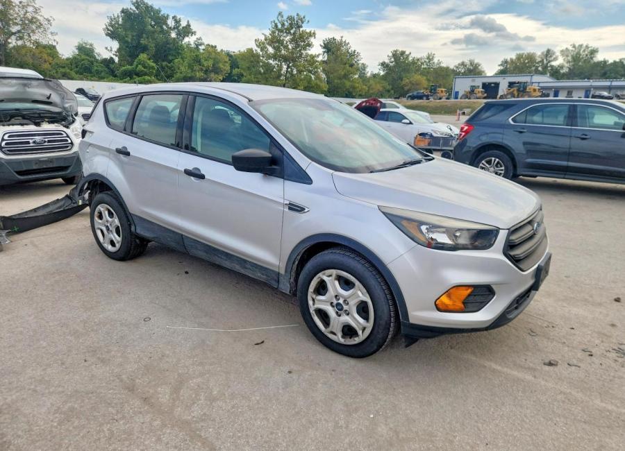 Salvage 2019 Ford Escape  in Gray