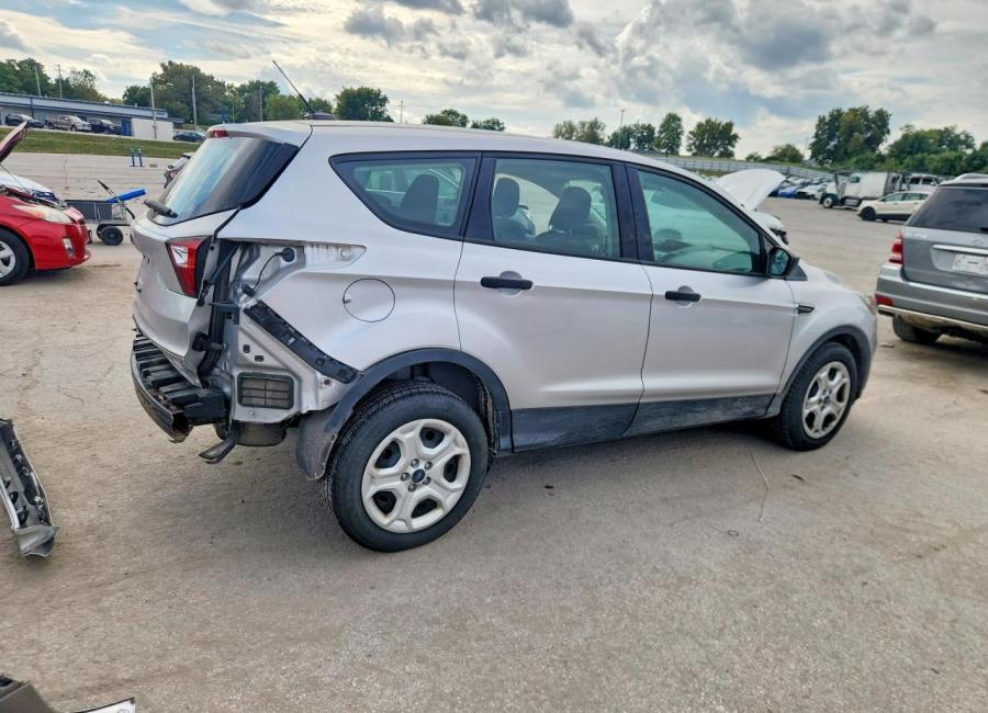 Salvage 2019 Ford Escape  in Gray