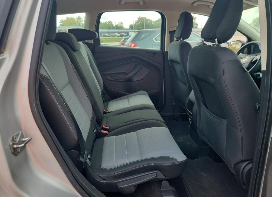Salvage 2019 Ford Escape  in Gray