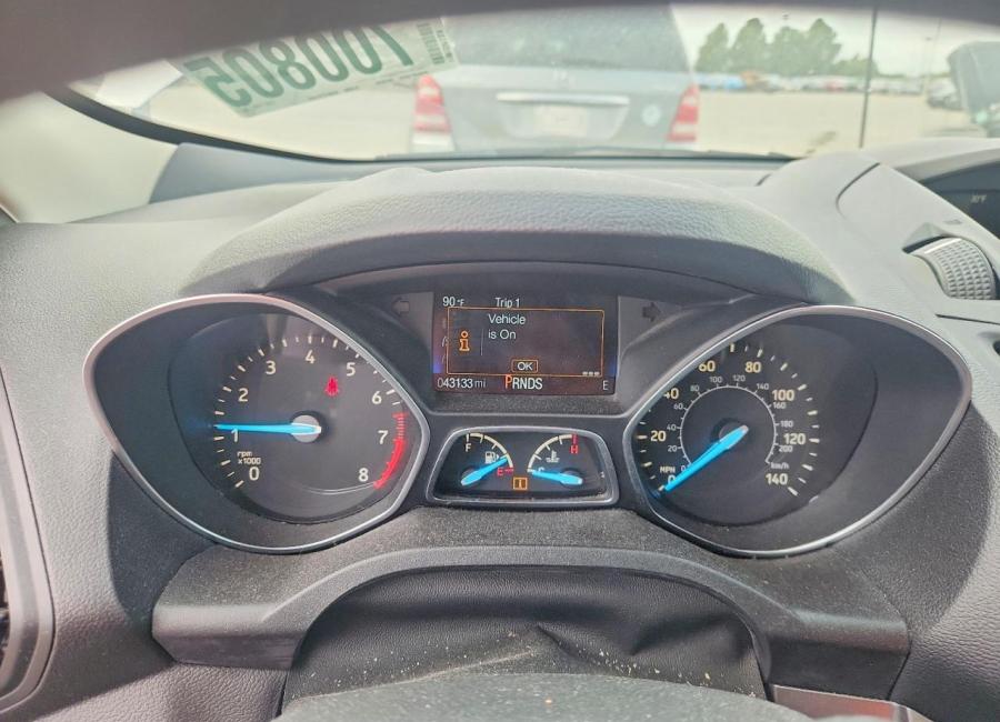 Salvage 2019 Ford Escape  in Gray