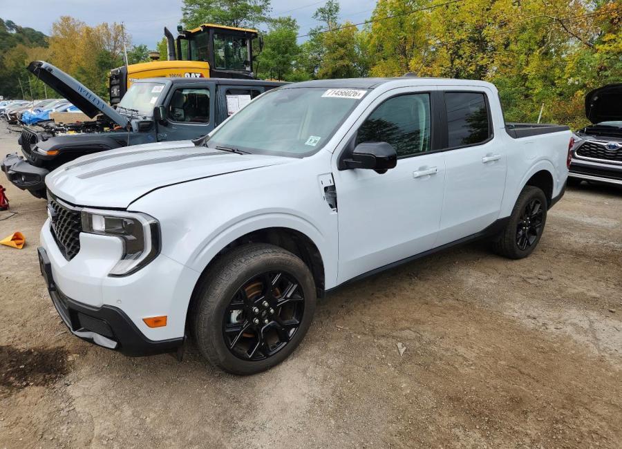 Salvage 2025 Ford Maverick Lariat in White