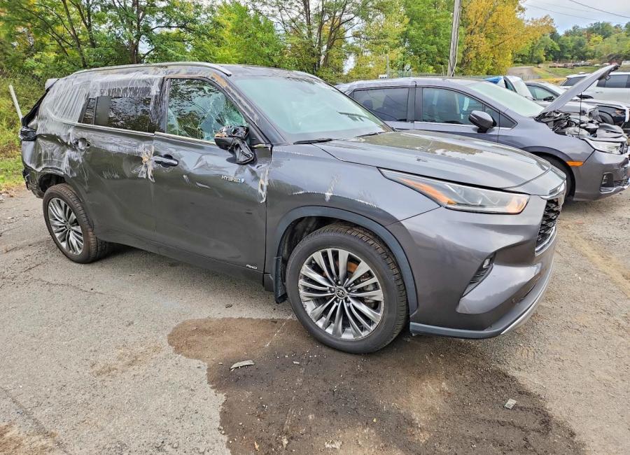 Salvage 2021 Toyota Highlander Hybrid Platinum in Gray