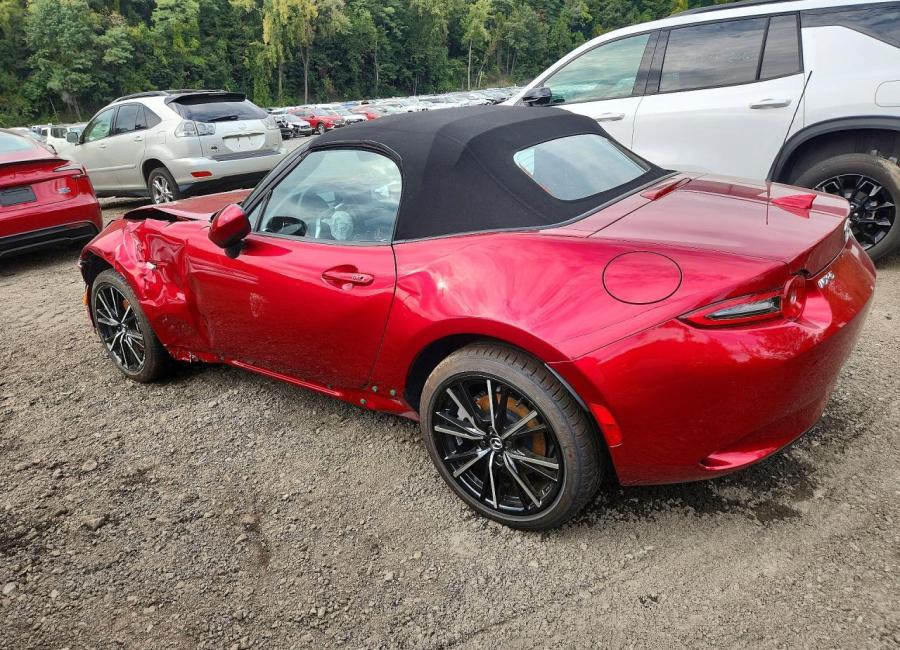Salvage 2026 Mazda Mx-5  in Burgundy