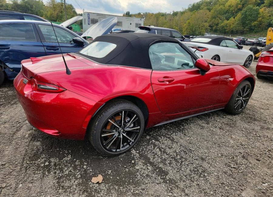Salvage 2026 Mazda Mx-5  in Burgundy