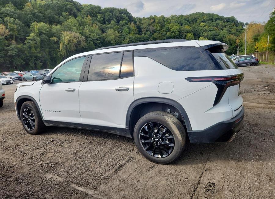 Salvage 2026 Chevrolet Traverse Lt in White