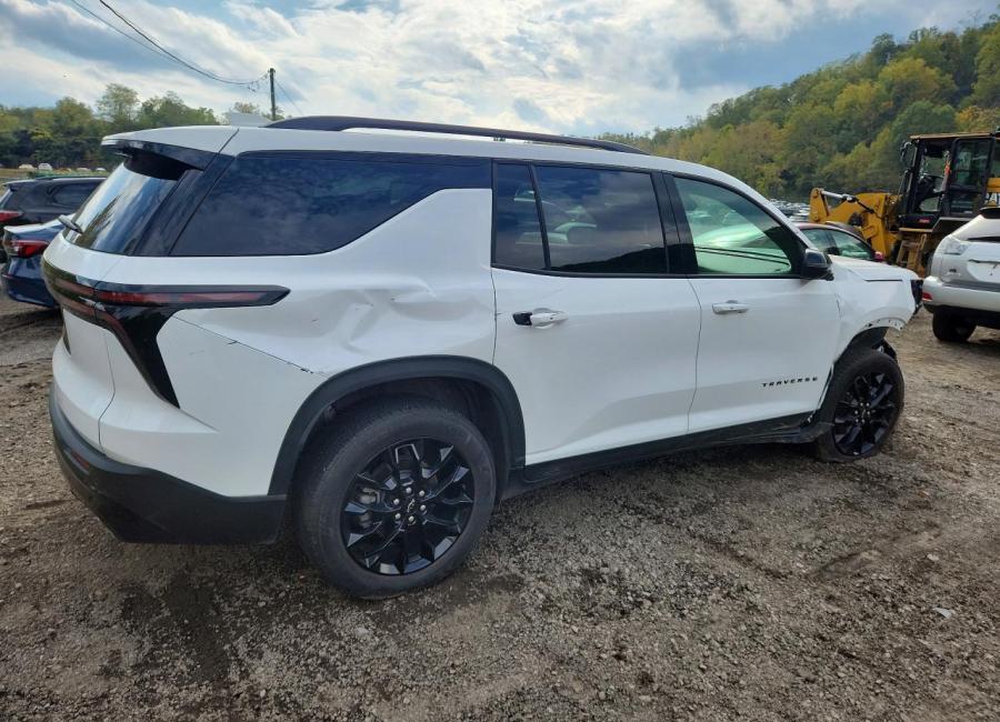 Salvage 2026 Chevrolet Traverse Lt in White